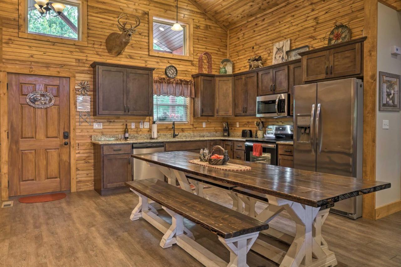 Branson West Cabin With Pool Access And Golfing Ngoại thất bức ảnh