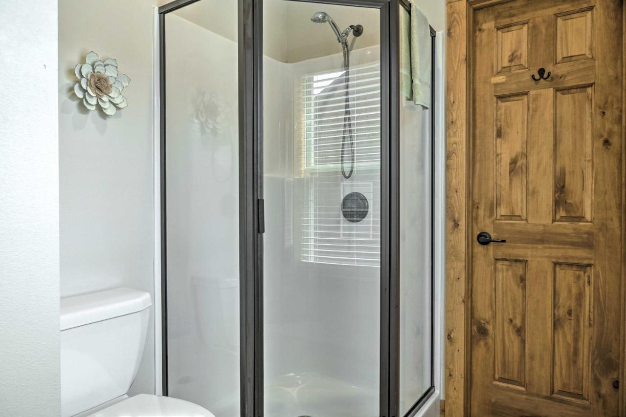Branson West Cabin With Pool Access And Golfing Ngoại thất bức ảnh
