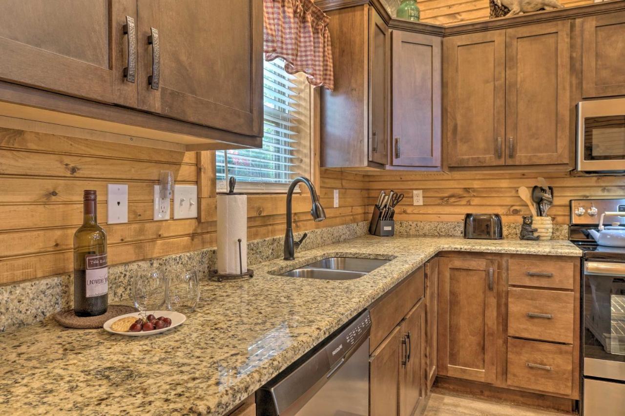 Branson West Cabin With Pool Access And Golfing Ngoại thất bức ảnh